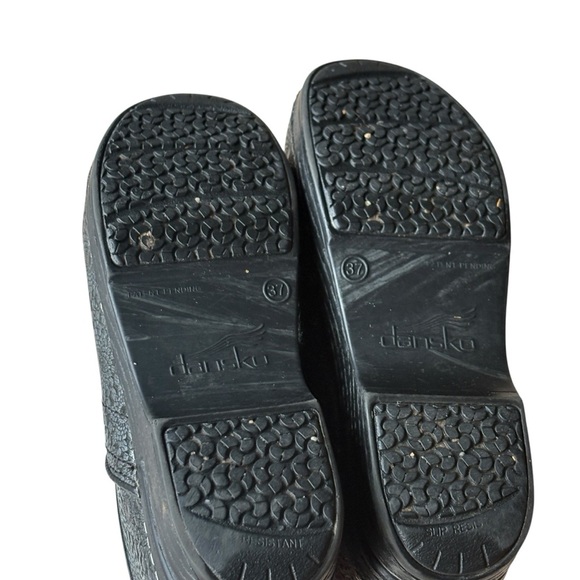 Dansko Pro XP Womens Clogs Black Medallion Embossed Leather 37 EU 7-7.5 US - Picture 2 of 10
